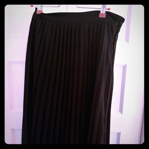 Pleated zipper skirt